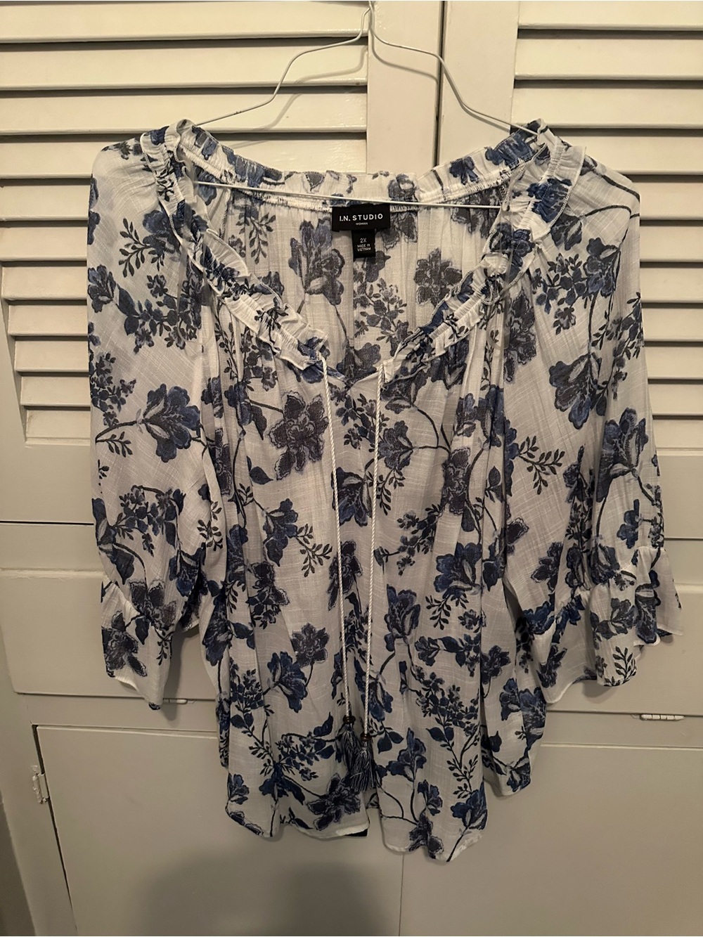 I.N. Studio White Blouse with Blue Floral Print and Ruffle Neck